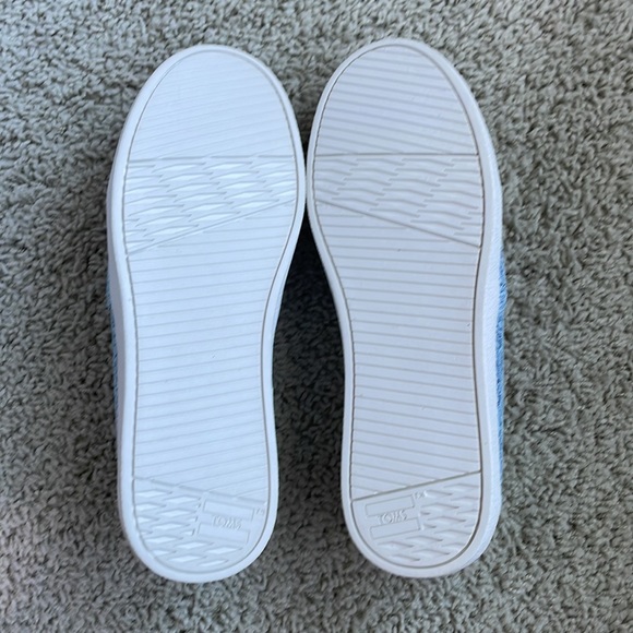 TOMS Avalon, blue tile suede, size 7, NWT - Picture 3 of 4
